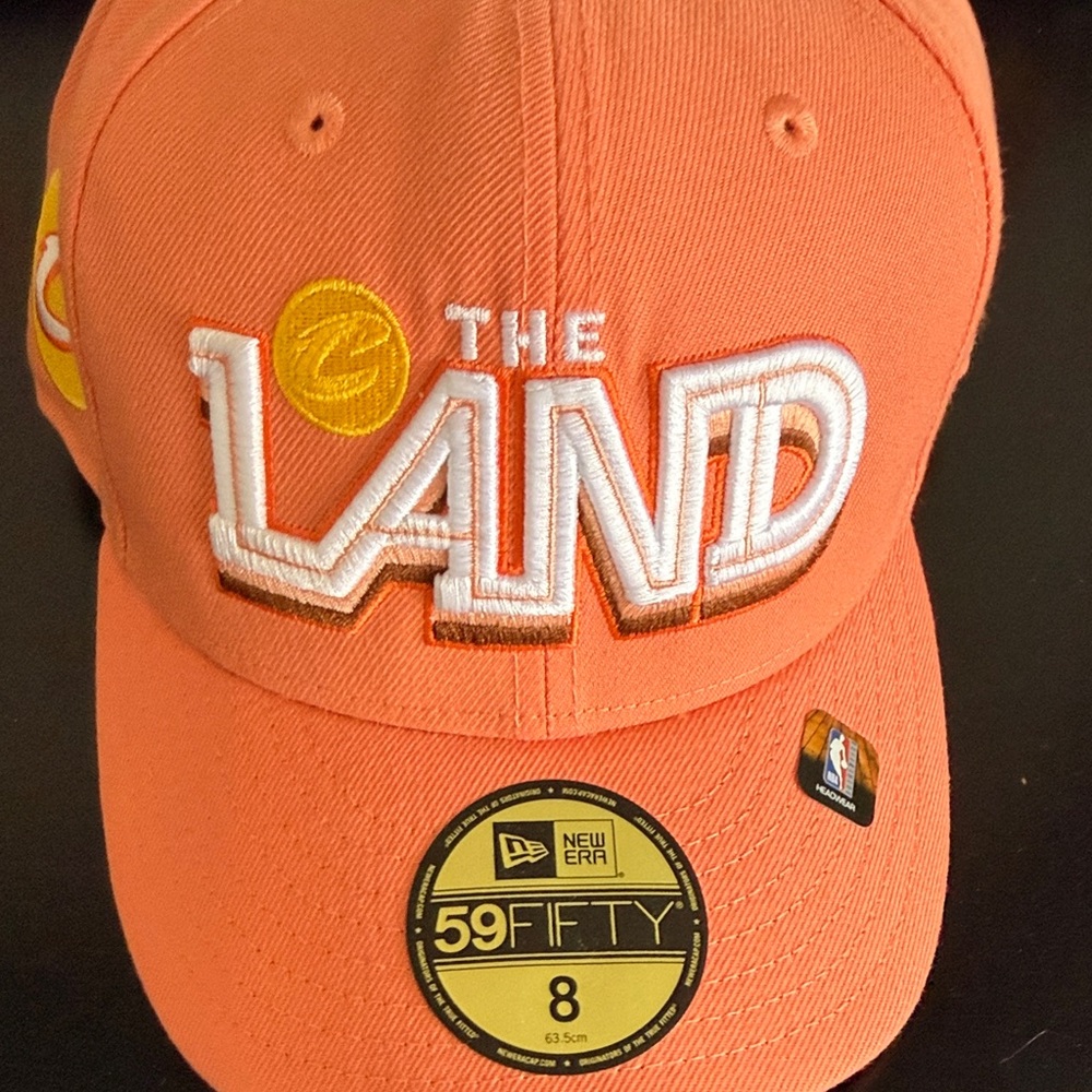 New Era Peach 'The Land' 59FIFTY Cap Cavaliers Cleveland size 8